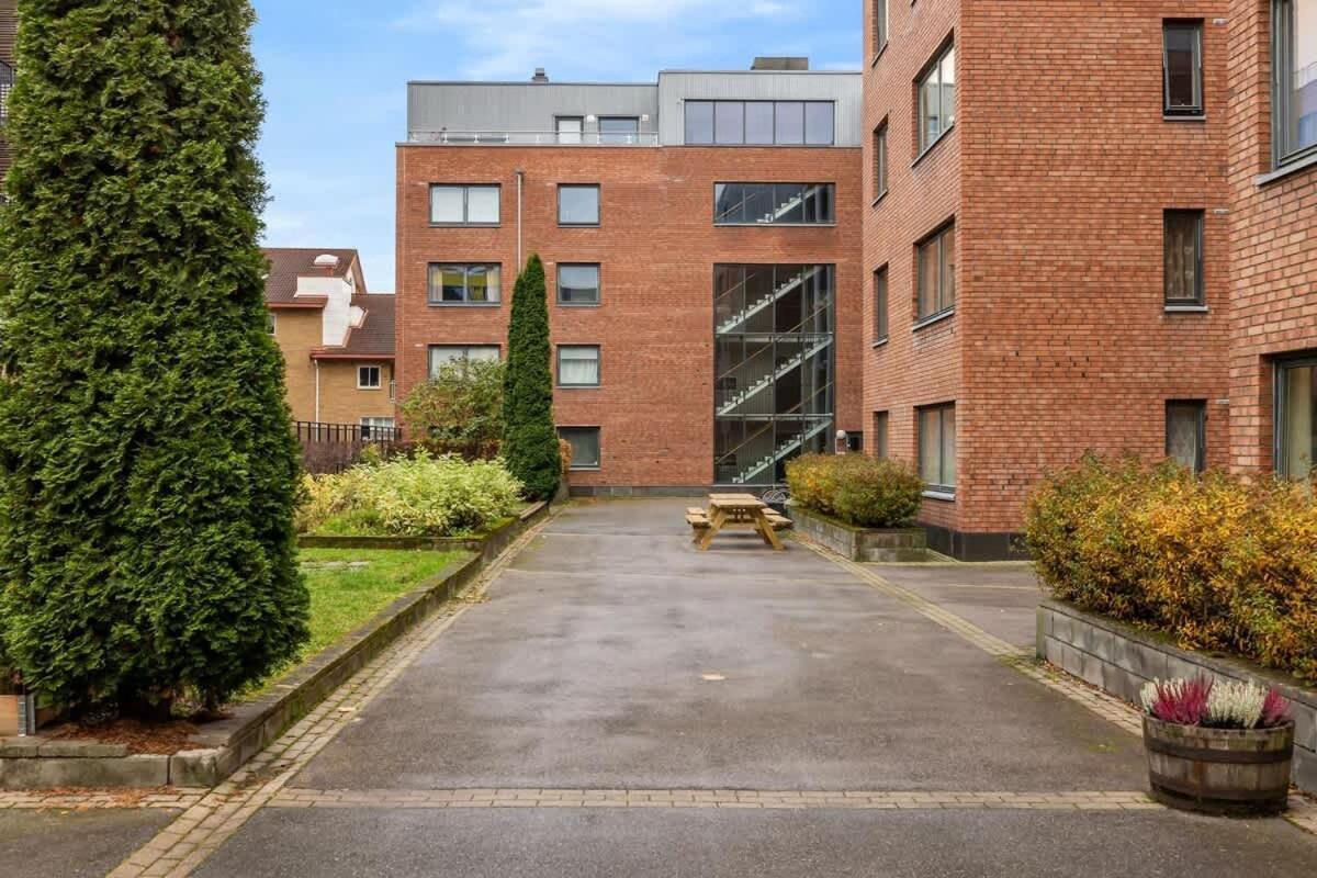 Apartment Dinbnb L 15min To C Station L Huge Social Space L Balcony
