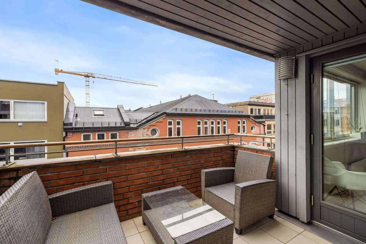 Lägenhet Dinbnb L 15min To C Station L Huge Social Space L Balcony