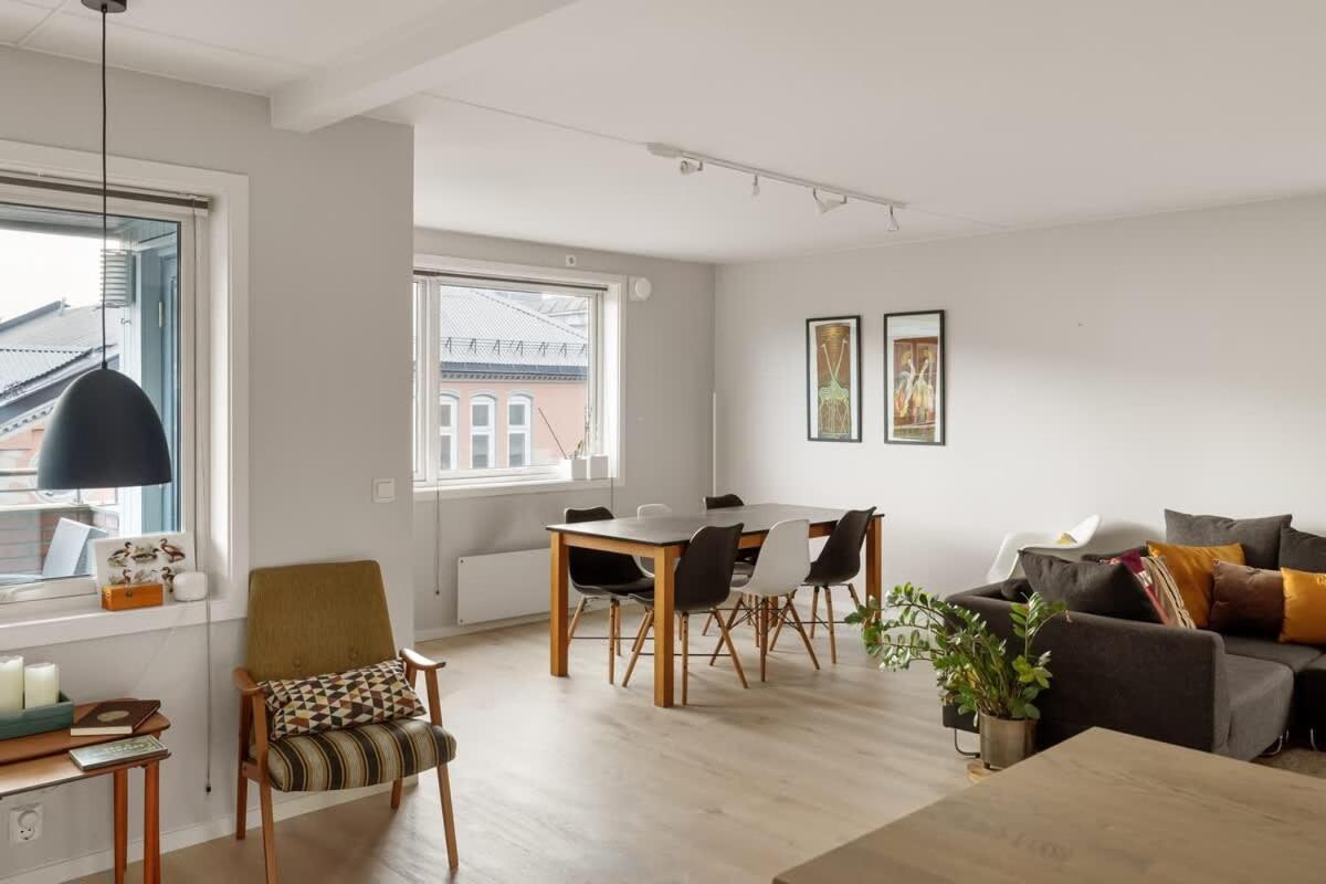 Dinbnb L 15min To C Station L Huge Social Space L Balcony Lägenhet
